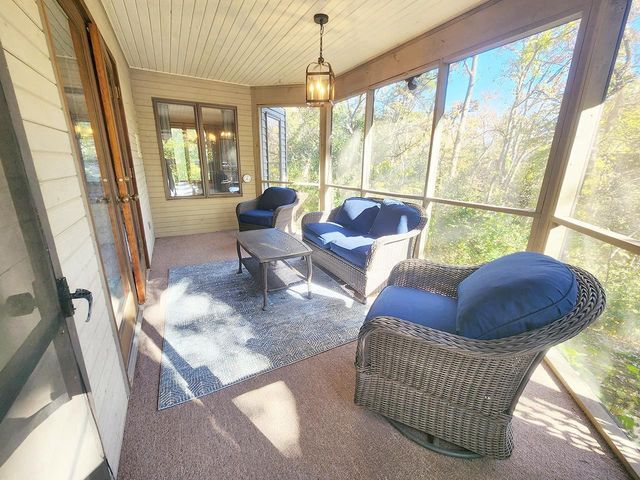 4230 N Juniper Drive, Janesville, WI 53545