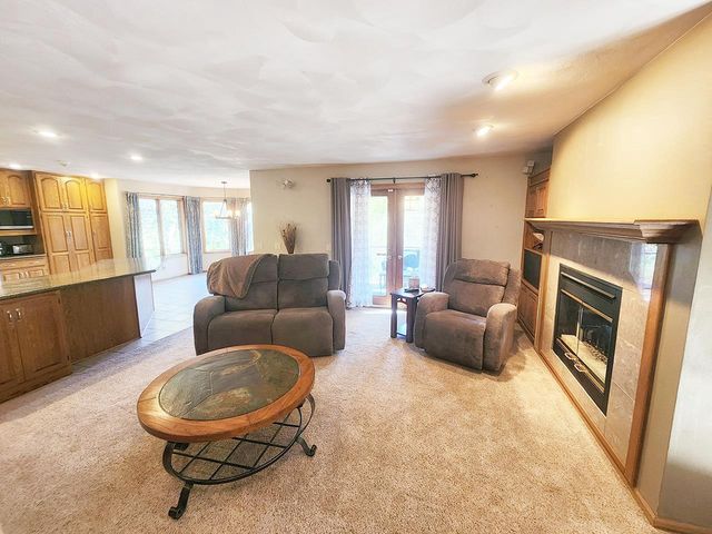4230 N Juniper Drive, Janesville, WI 53545