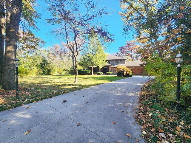 4230 N Juniper Drive, Janesville, WI 53545