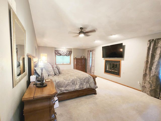 4230 N Juniper Drive, Janesville, WI 53545