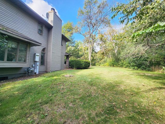 4230 N Juniper Drive, Janesville, WI 53545