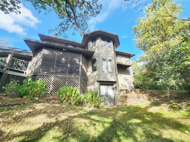 4230 N Juniper Drive, Janesville, WI 53545