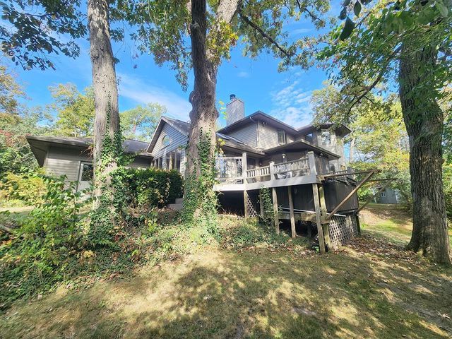 4230 N Juniper Drive, Janesville, WI 53545