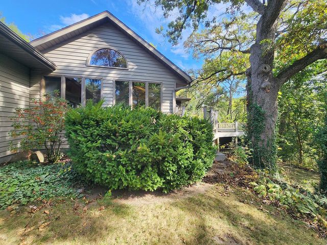 4230 N Juniper Drive, Janesville, WI 53545