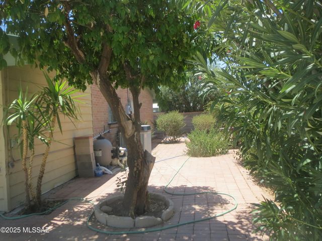 6179 E 3rd Street, Tucson, AZ 85711