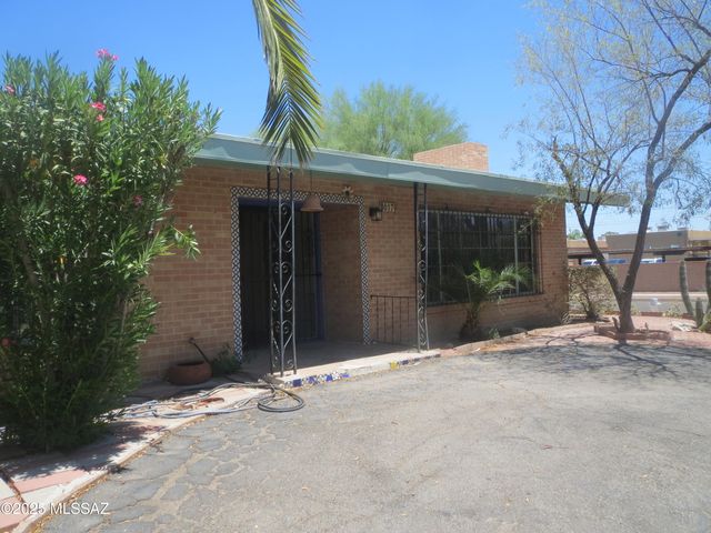 6179 E 3rd Street, Tucson, AZ 85711