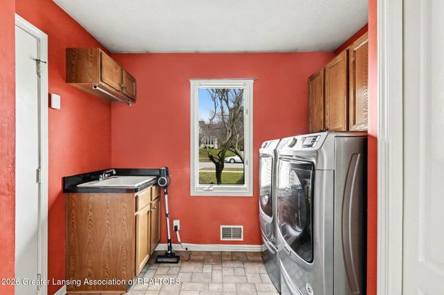 3343 Silverspring Drive, Dewitt, MI 48820