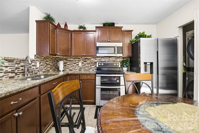 1031 Allegiance Drive, Charlotte, NC 28217