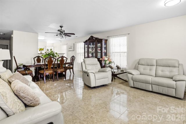 1031 Allegiance Drive, Charlotte, NC 28217