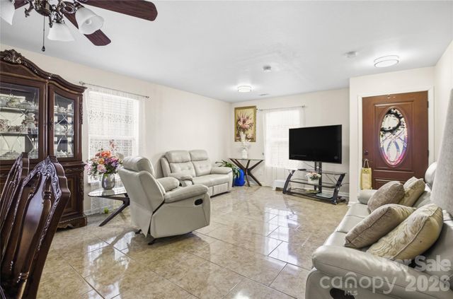 1031 Allegiance Drive, Charlotte, NC 28217