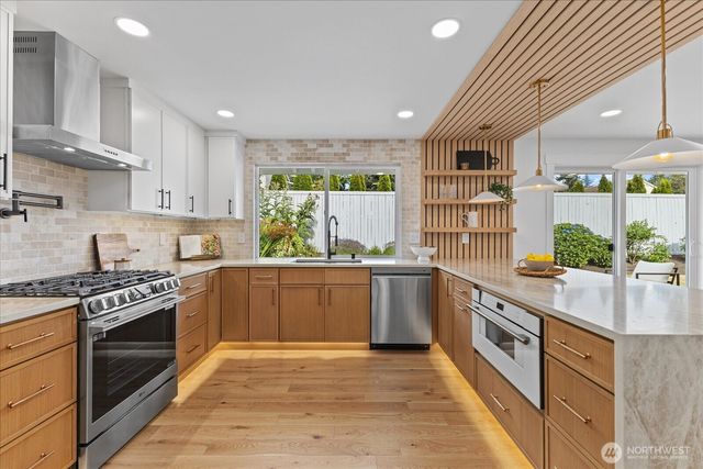 13610 116th Place NE, Kirkland, WA 98034
