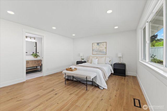 13610 116th Place NE, Kirkland, WA 98034