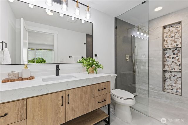 13610 116th Place NE, Kirkland, WA 98034