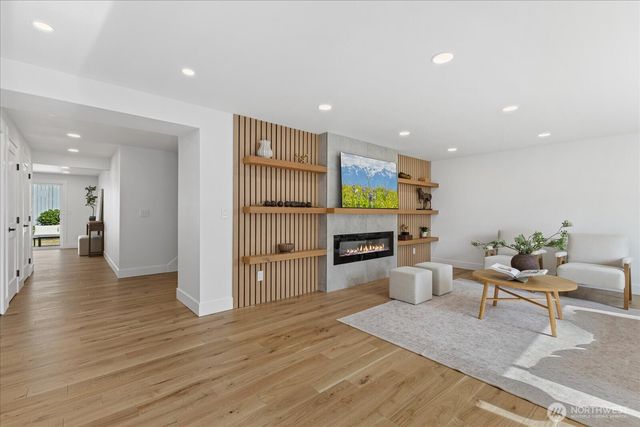 13610 116th Place NE, Kirkland, WA 98034