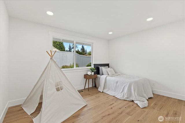 13610 116th Place NE, Kirkland, WA 98034