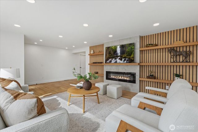 13610 116th Place NE, Kirkland, WA 98034