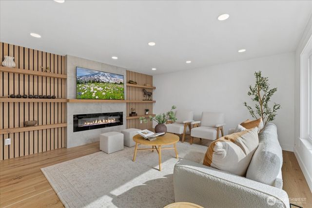 13610 116th Place NE, Kirkland, WA 98034