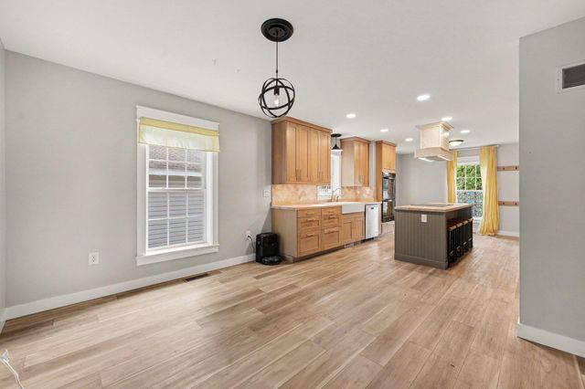 1022 Homewild Avenue, Jackson, MI 49201