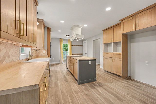 1022 Homewild Avenue, Jackson, MI 49201