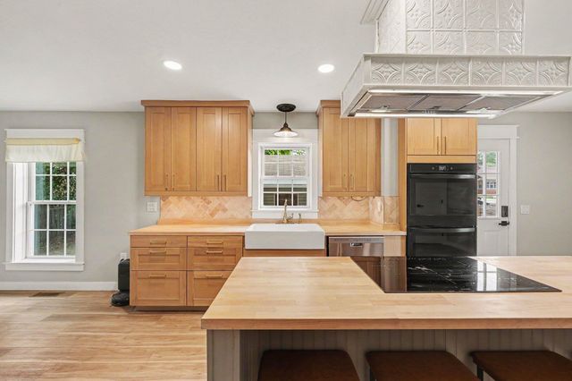 1022 Homewild Avenue, Jackson, MI 49201