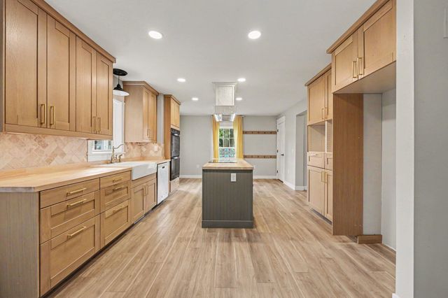 1022 Homewild Avenue, Jackson, MI 49201