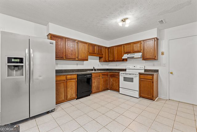 5295 Garvey Drive, Fairburn, GA 30213