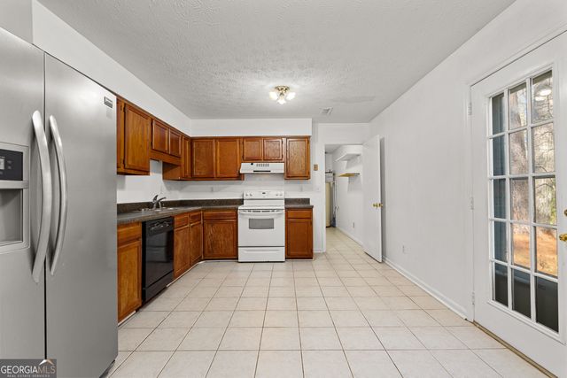 5295 Garvey Drive, Fairburn, GA 30213