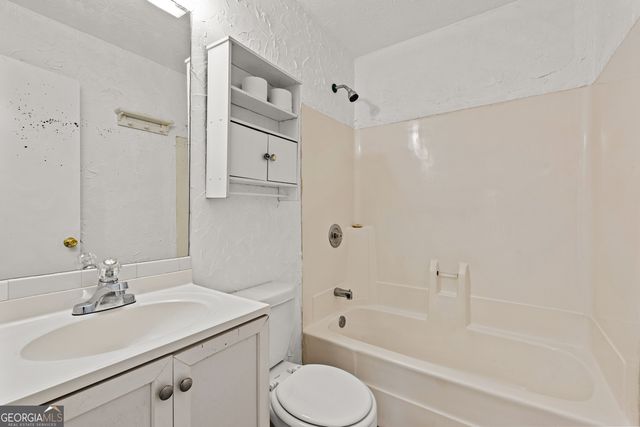 5295 Garvey Drive, Fairburn, GA 30213