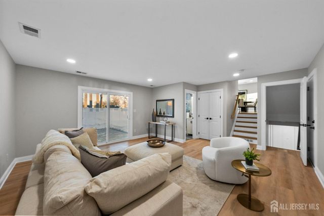 64 S Cliff Road, Colonia, NJ 07067