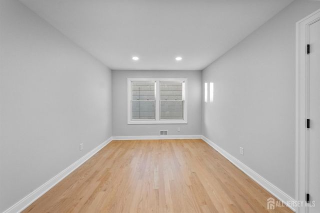 64 S Cliff Road, Colonia, NJ 07067