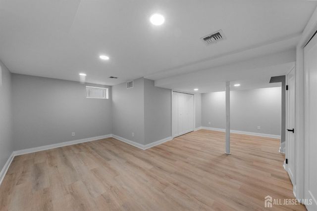 64 S Cliff Road, Colonia, NJ 07067