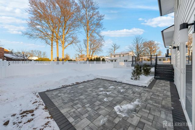 64 S Cliff Road, Colonia, NJ 07067