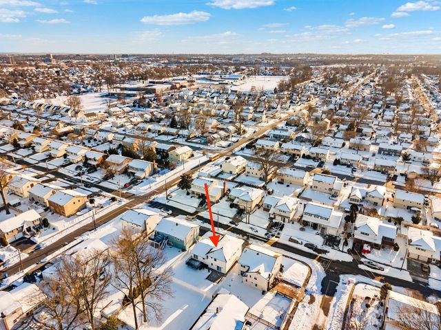 64 S Cliff Road, Colonia, NJ 07067