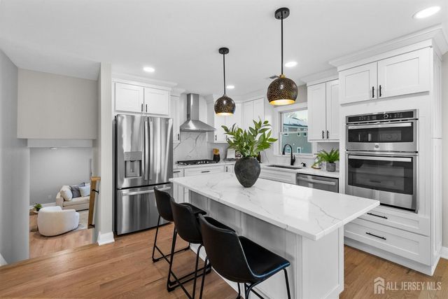 64 S Cliff Road, Colonia, NJ 07067