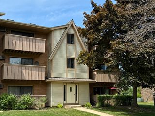 5 Cedar Court 18, Vernon Hills, IL 60061