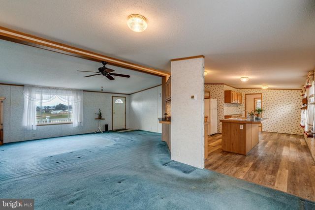 4 HEARTH DR, East Earl, PA 17519