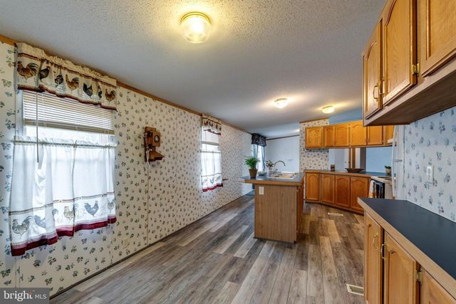 4 HEARTH DR, East Earl, PA 17519