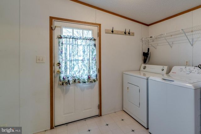 4 HEARTH DR, East Earl, PA 17519