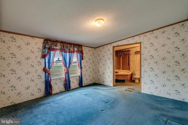 4 HEARTH DR, East Earl, PA 17519