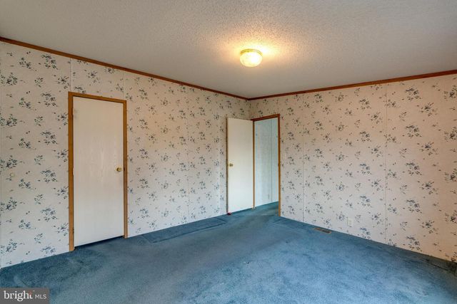 4 HEARTH DR, East Earl, PA 17519