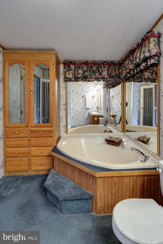 4 HEARTH DR, East Earl, PA 17519