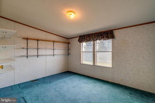 4 HEARTH DR, East Earl, PA 17519