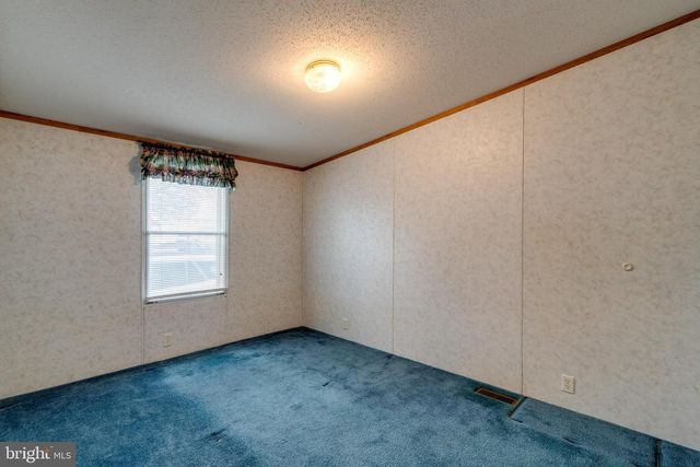 4 HEARTH DR, East Earl, PA 17519