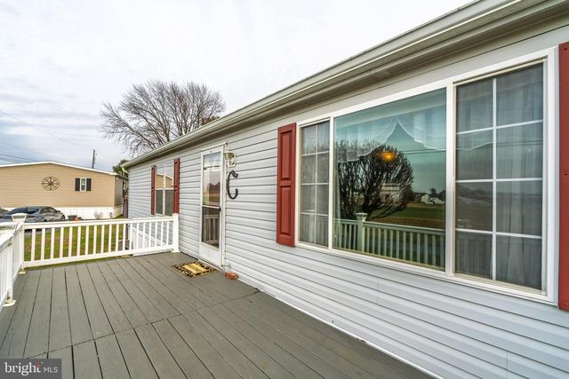 4 HEARTH DR, East Earl, PA 17519