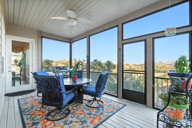 22113 Oak Glen Lane, Friant, CA 93626