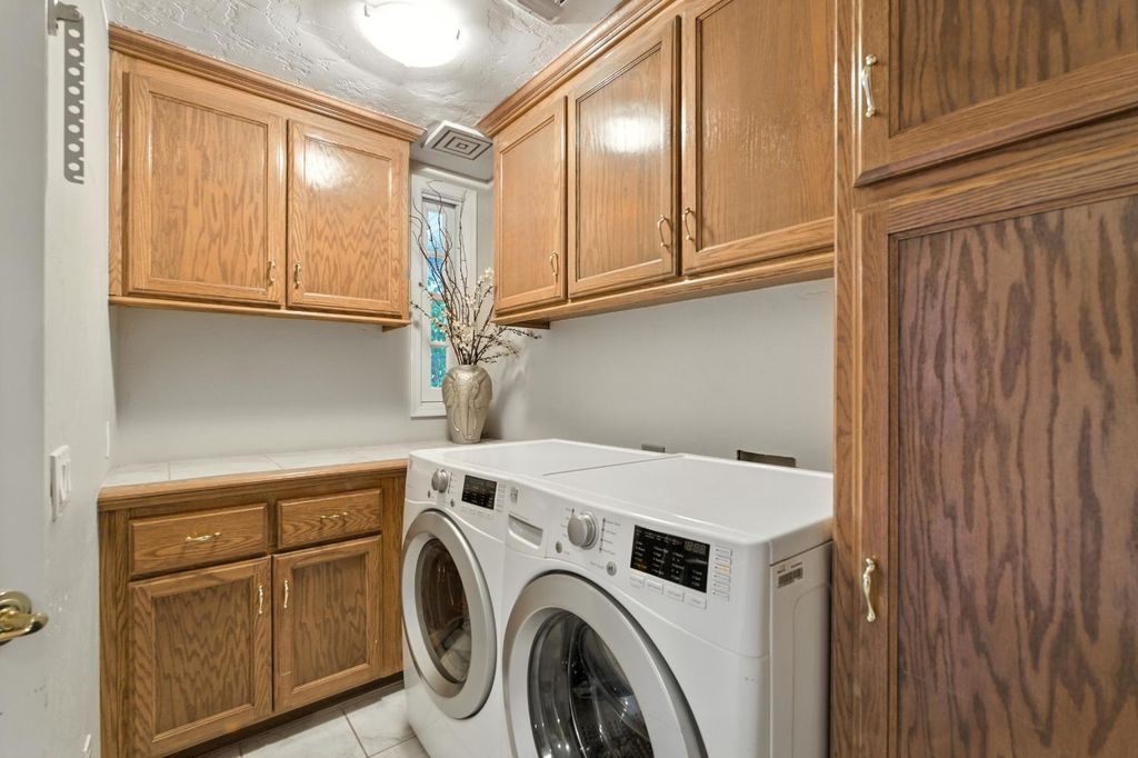 Image 14 of property listing at 22113 Oak Glen Lane, Friant, CA 93626