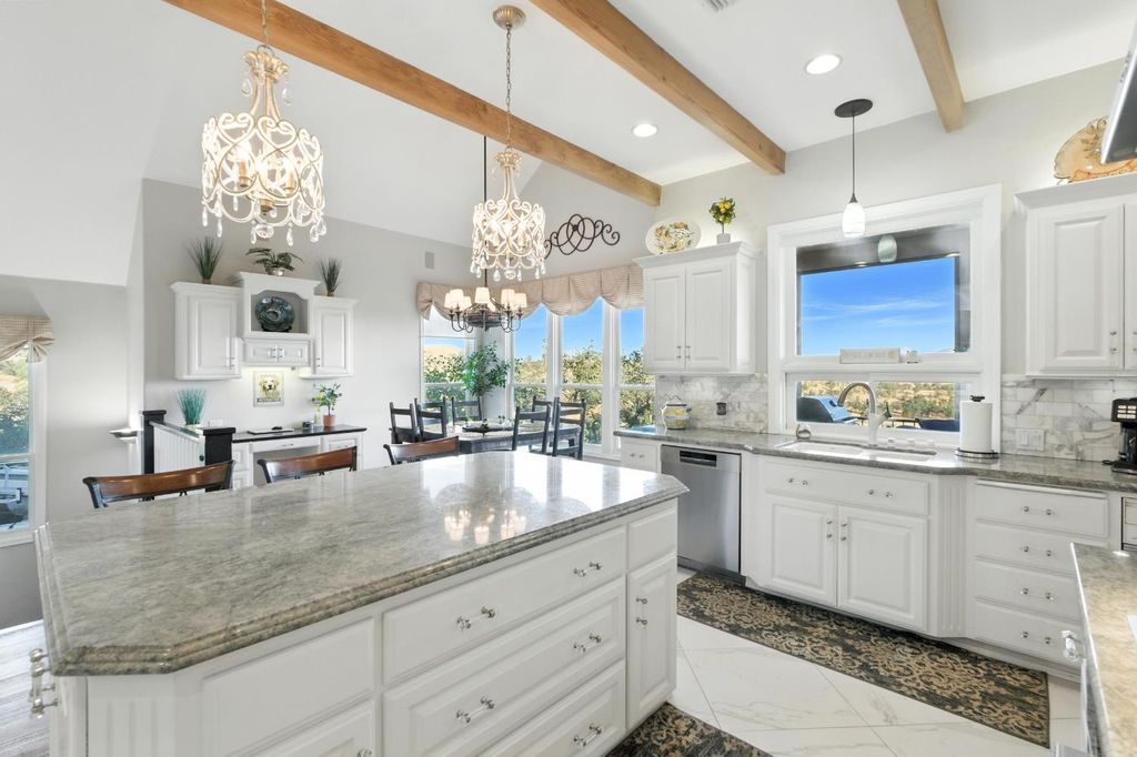 Image 17 of property listing at 22113 Oak Glen Lane, Friant, CA 93626