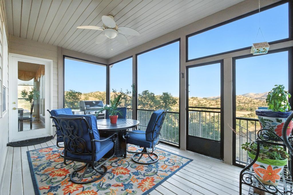 Image 22 of property listing at 22113 Oak Glen Lane, Friant, CA 93626