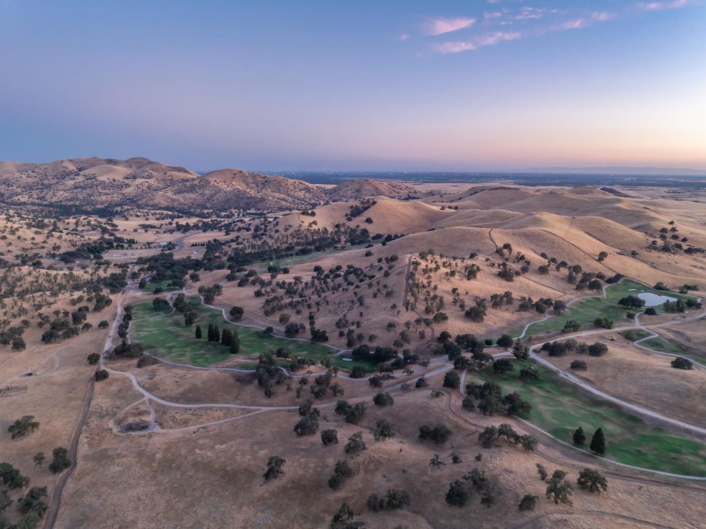 Image 41 of property listing at 22113 Oak Glen Lane, Friant, CA 93626