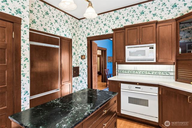 1 East Road, Tacoma, WA 98406